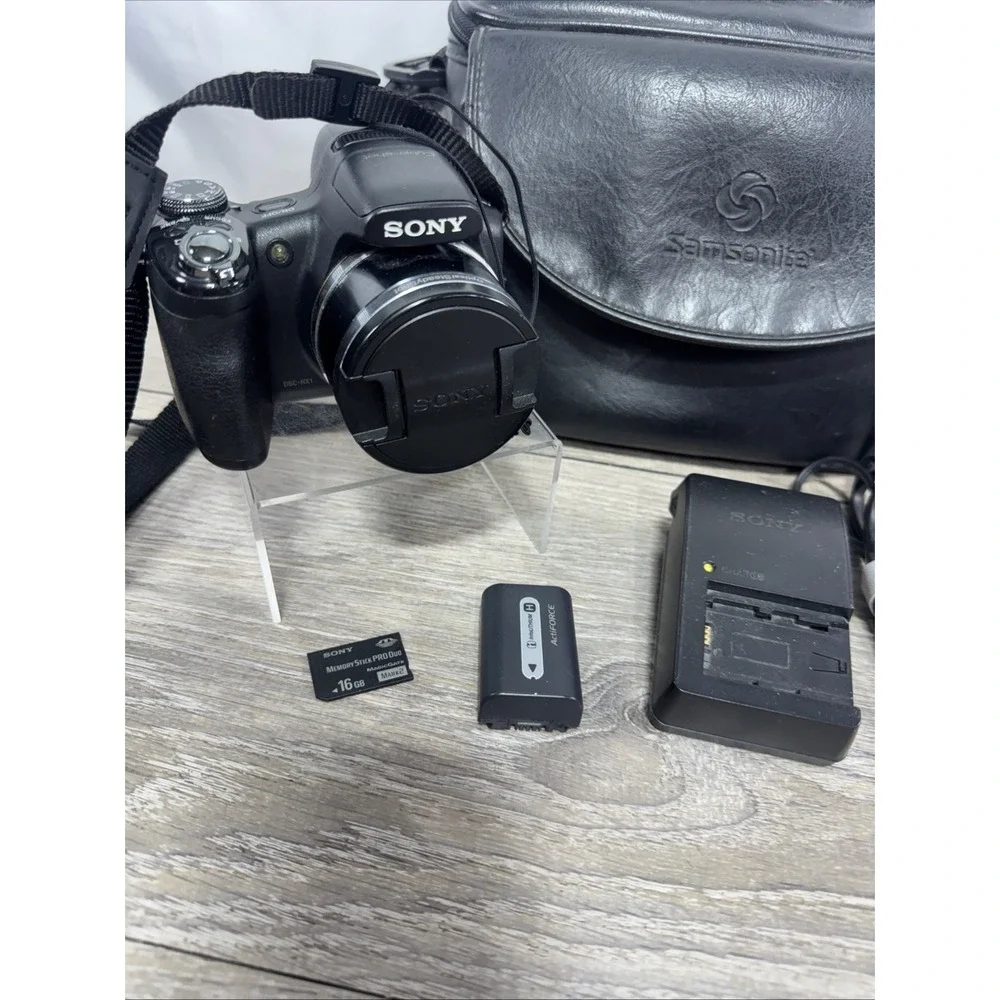 Sony Cyber-shot DSC-HX1 9.1MP Digital Camera - Black With Accessories Tested
